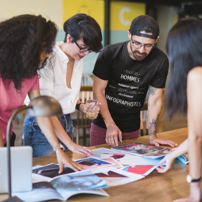 T-SHIRT MÉTIER LES MEILLEURS DEVIENNENT INFOGRAPHISTES
