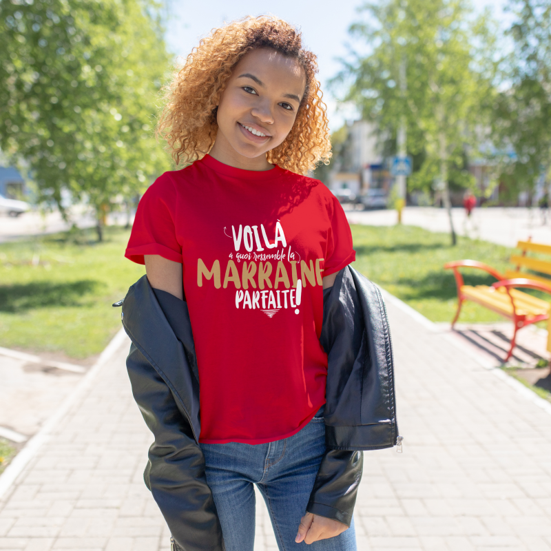 T-SHIRT VOILA À QUOI RESSEMBLE LA MARRAINE PARFAITE